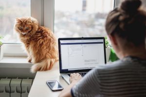 woman planning on sunday for the week